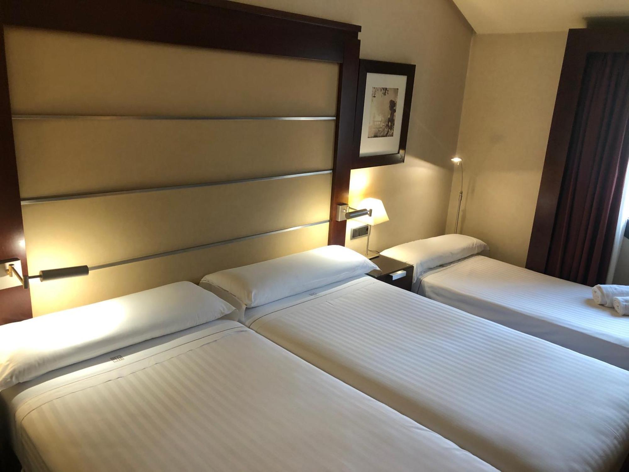 Hotel Badajoz Center מראה חיצוני תמונה