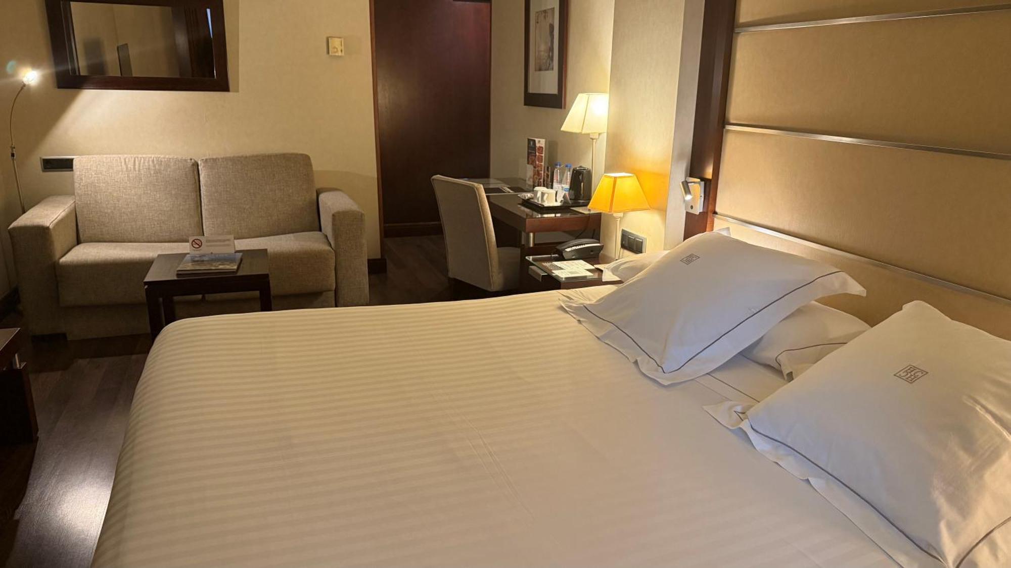 Hotel Badajoz Center מראה חיצוני תמונה