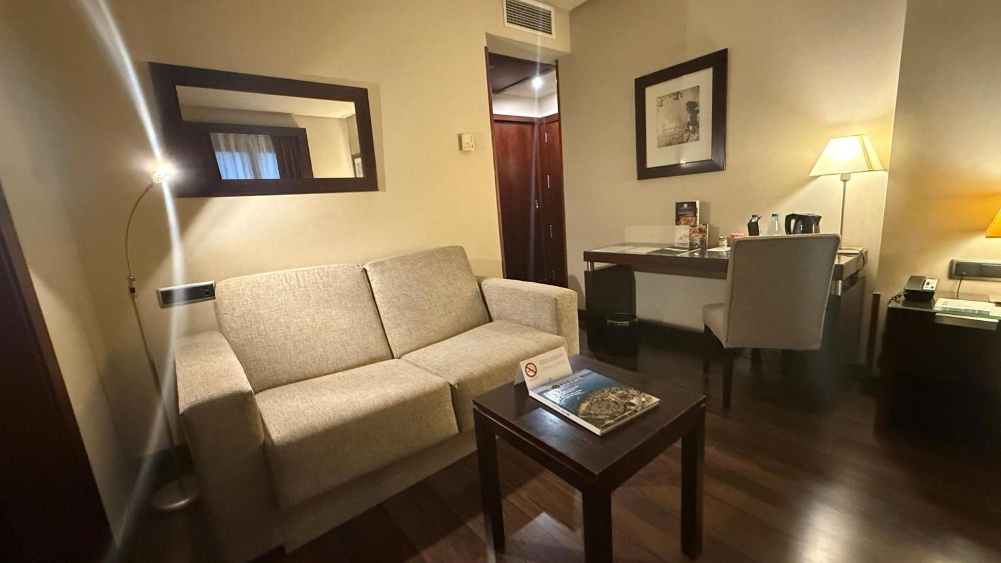 Hotel Badajoz Center מראה חיצוני תמונה