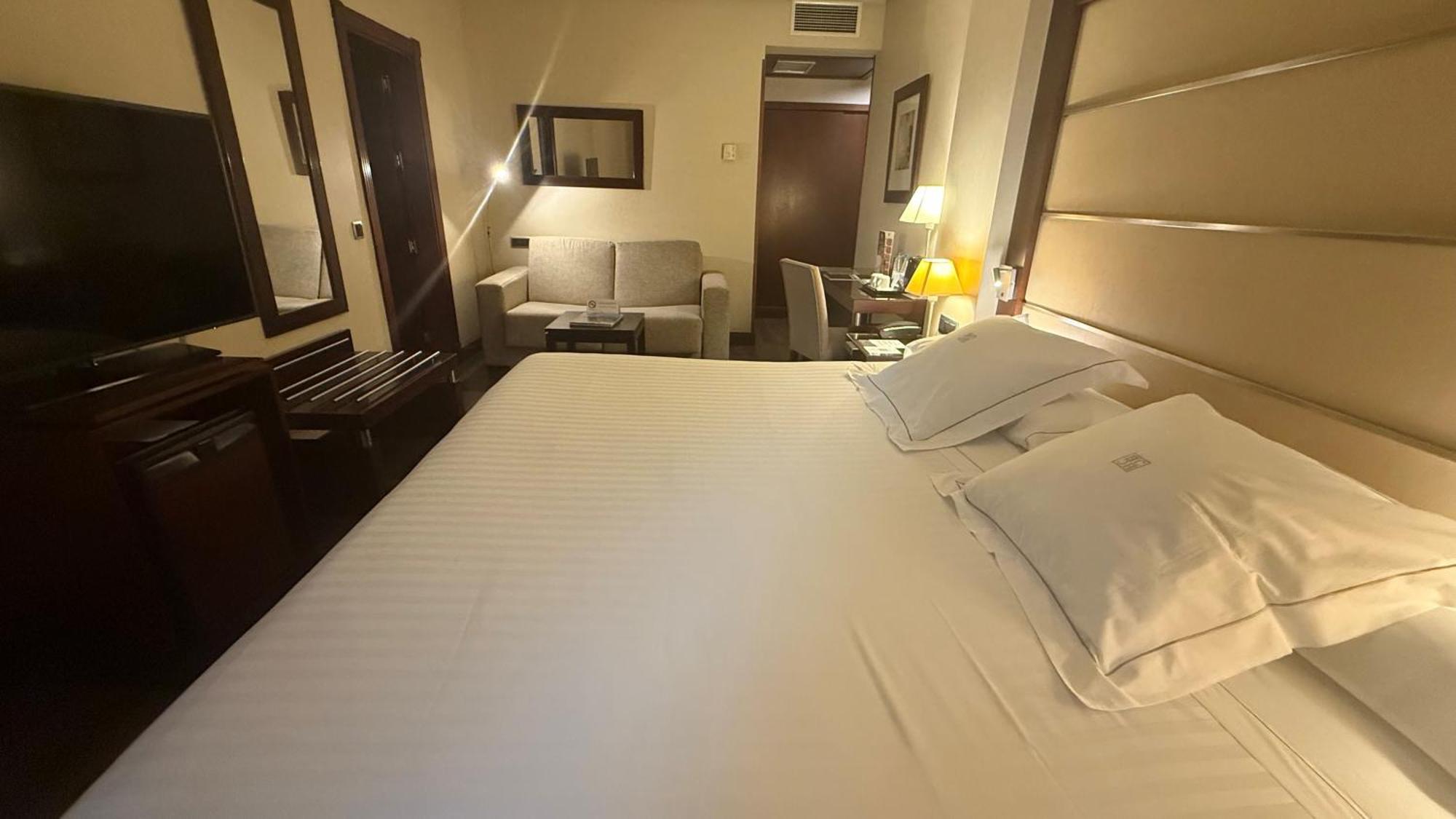 Hotel Badajoz Center מראה חיצוני תמונה
